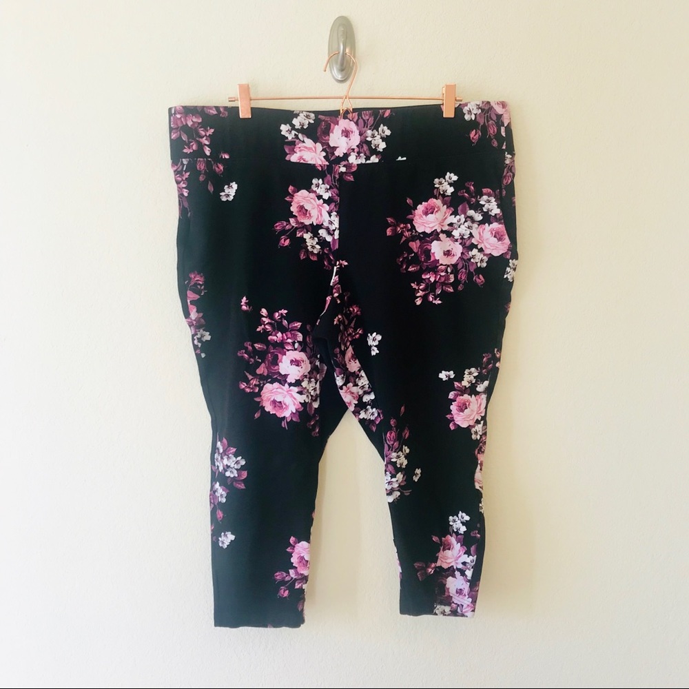 Torrid 3 Regular Black Floral Athletic Leggings